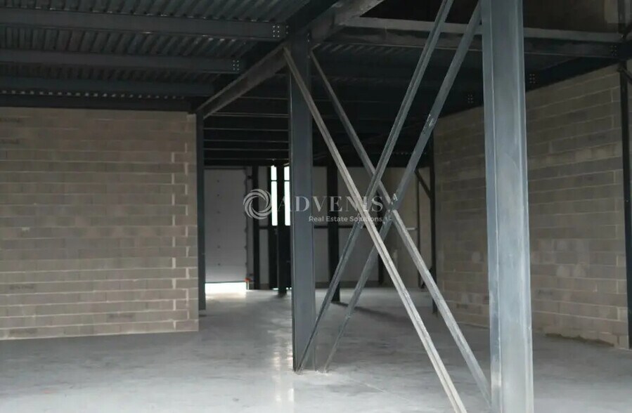 Local d'activités dans SAINT-GEORGES-D'ORQUES à vendre - Photo de l’immeuble – Image 3 sur 8