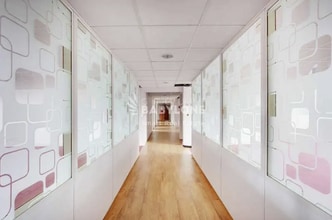 Local d’activités dans Malakoff à louer Photo intérieure– Image 1 sur 9