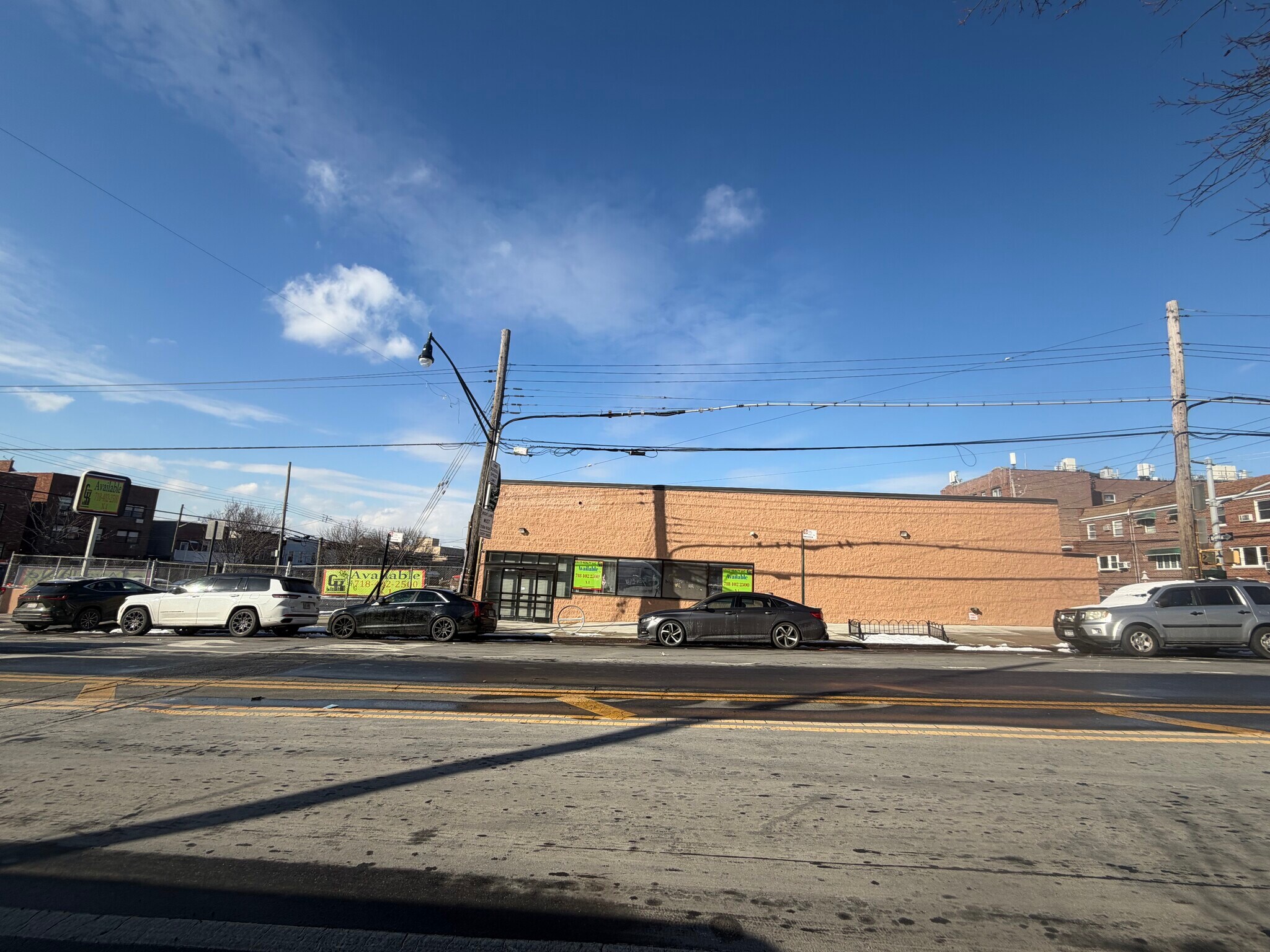 911 Morris Park Ave, Bronx, NY à louer Photo principale– Image 1 sur 4