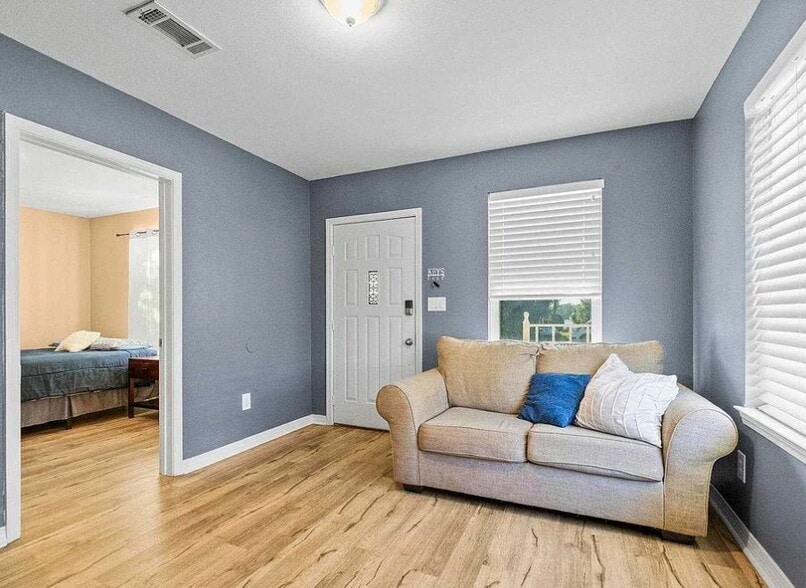 502 S Navy Blvd, Pensacola, FL à vendre - Photo intérieure – Image 3 sur 4