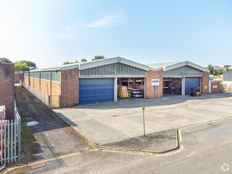Millbrook Rd, Yate à louer - Photo principale – Image 1 sur 4
