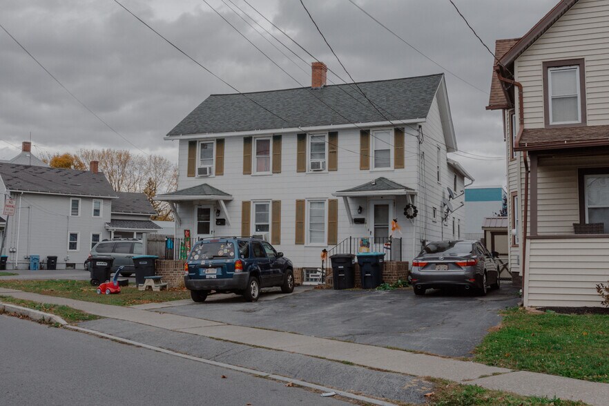 79 Wadsworth St, Geneva, NY à vendre - Photo principale – Image 1 sur 1