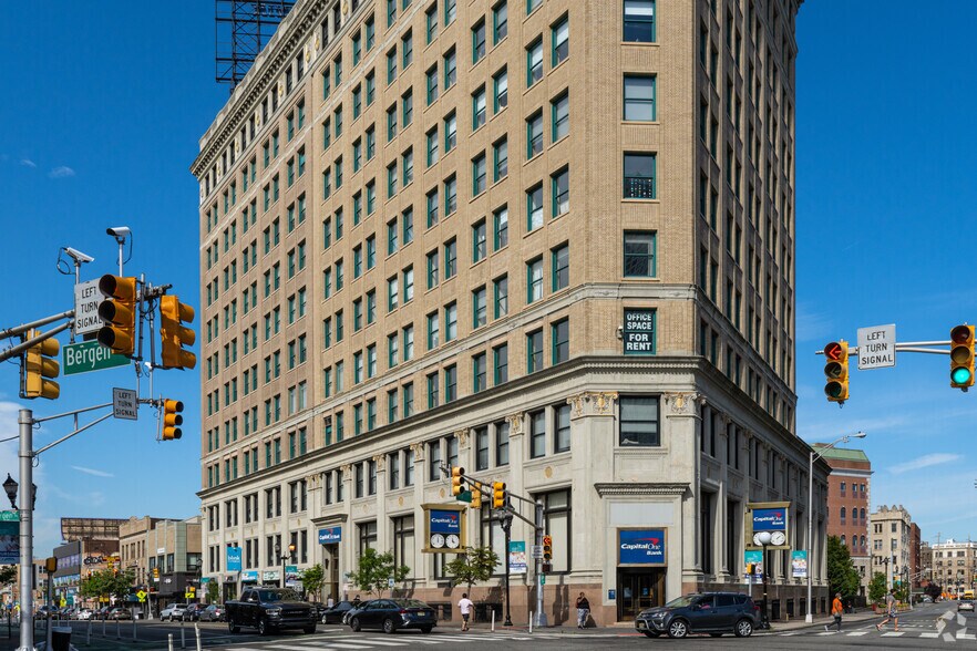 35 Journal Sq, Jersey City, NJ à louer - Photo de l’immeuble – Image 3 sur 19