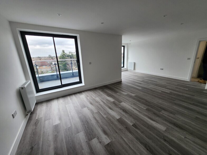 59 Staines Rd W, Sunbury On Thames à vendre - Photo de l’immeuble – Image 3 sur 10