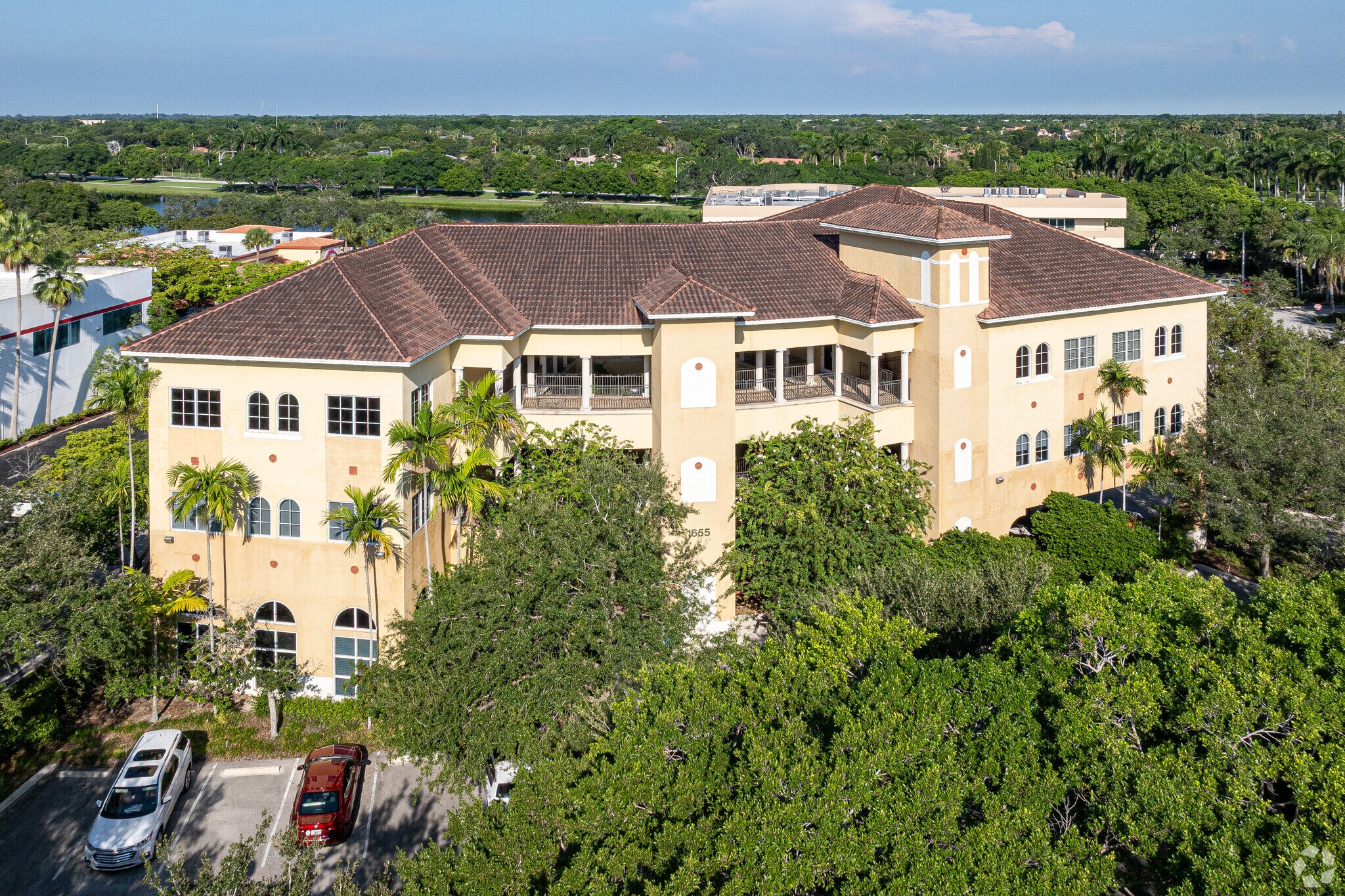 1655 N Commerce Pky, Weston, FL à louer Photo principale– Image 1 sur 19