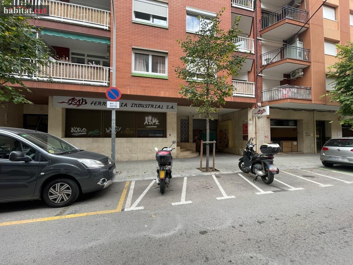 L'Hospitalet de Llobregat, BAR 08901 - - - Photo intérieure - Image 2 of 3