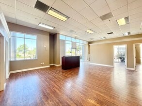 4750-4794 Duckhorn Dr, Sacramento, CA à louer Photo de l’immeuble– Image 1 sur 11