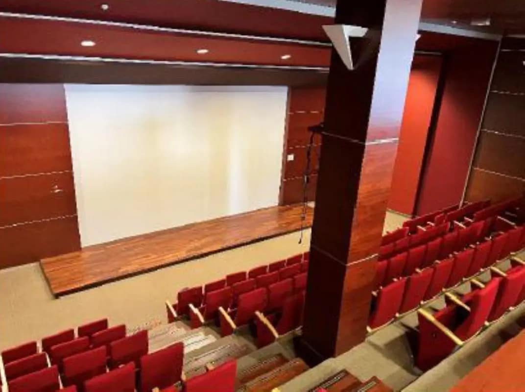 Local commercial dans Gennevilliers à louer Photo intérieure– Image 1 sur 3