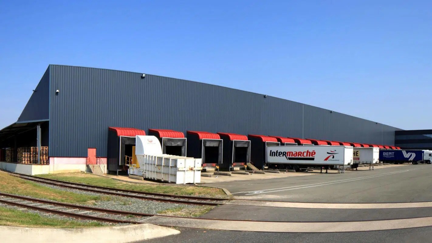 Industriel/Logistique dans Meung-sur-Loire à louer Photo de l’immeuble– Image 1 sur 4