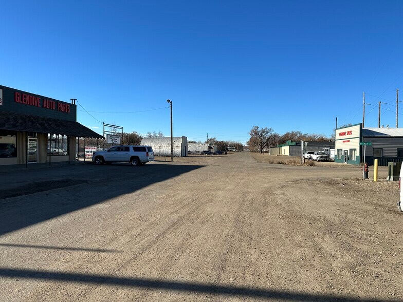 1021 W Bell St, Glendive, MT à vendre - Photo de l’immeuble – Image 2 sur 4