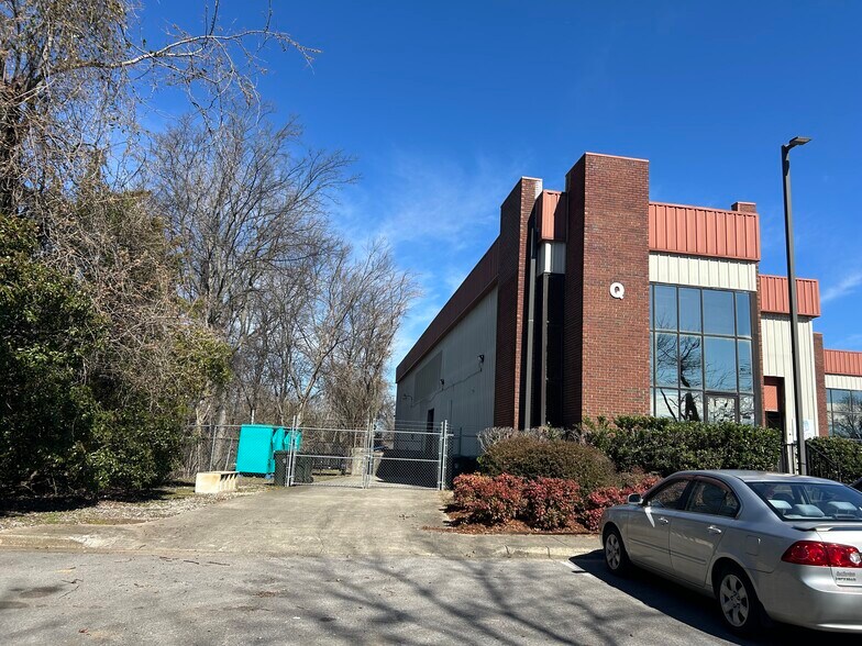 3054 Leeman Ferry Rd SW, Huntsville, AL à louer - Photo de l’immeuble – Image 3 sur 7