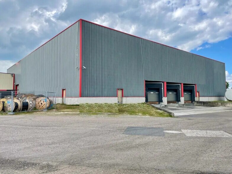 Industriel/Logistique dans Heudebouville à louer - Photo de l’immeuble – Image 1 sur 3