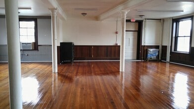 11 S Main St, Natick, MA à louer Photo intérieure– Image 2 sur 4