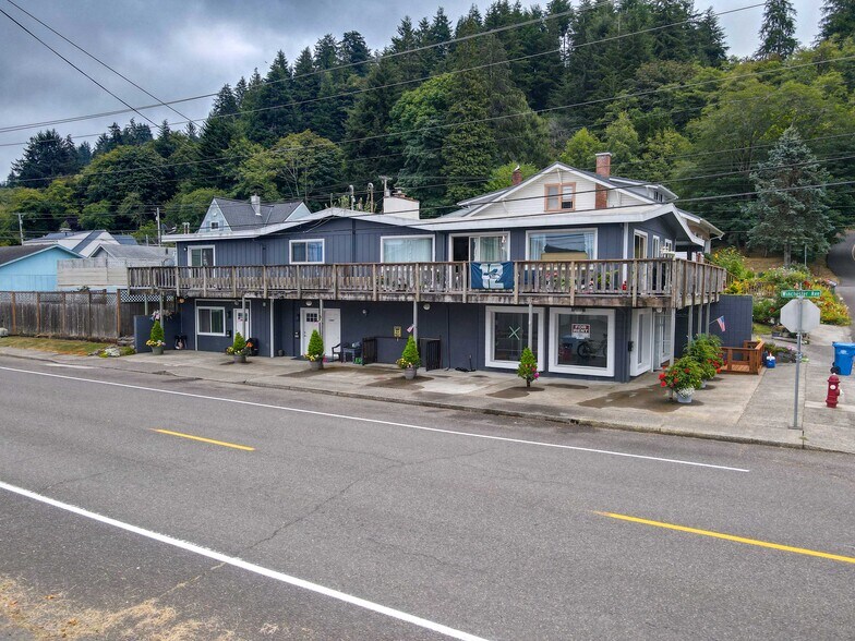 582 Winchester Ave, Reedsport, OR à vendre - Photo de l’immeuble – Image 3 sur 12