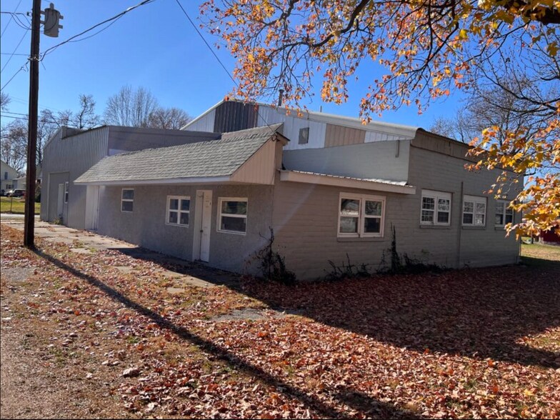 601 N Bess Ave, Marissa, IL à vendre - Photo principale – Image 1 sur 31