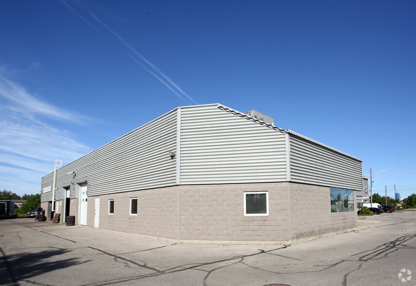 214 Speedvale Ave W, Guelph, ON à louer - Photo de l’immeuble – Image 2 sur 8