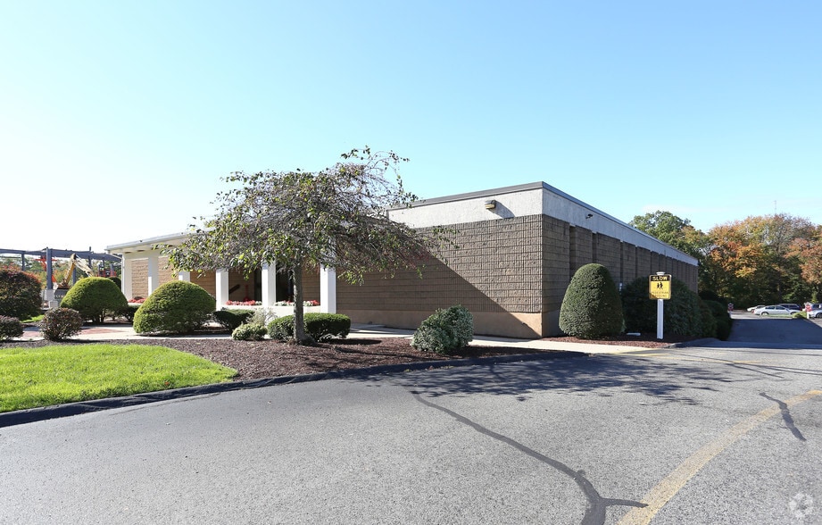 264 N Main St, East Longmeadow, MA à louer - Photo principale – Image 1 sur 8