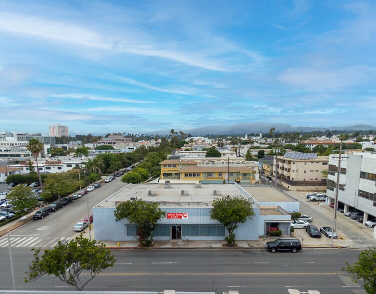 901 Santa Monica Blvd, Santa Monica, CA à louer - Photo de l’immeuble – Image 3 sur 16