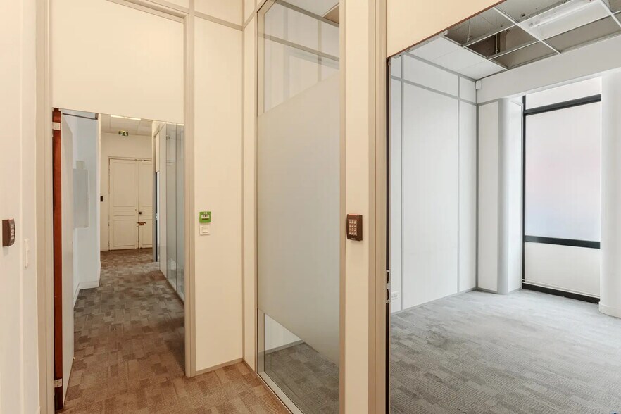 Bureau dans Paris à louer - Photo de l’immeuble – Image 3 sur 16