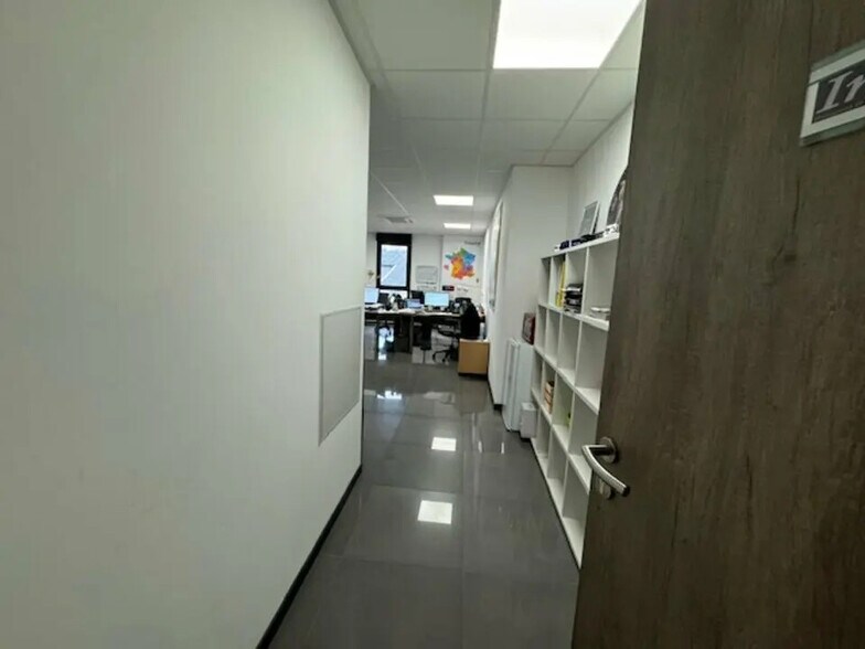 Bureau dans Villefranche-sur-Saône à louer - Photo intérieure – Image 3 sur 3