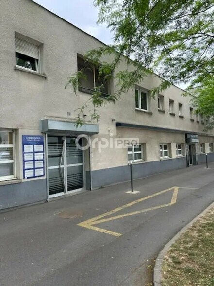 Bureau dans Reims à louer - Photo de l’immeuble – Image 2 sur 12