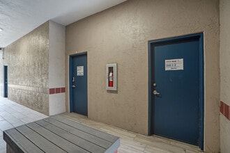 1877 Northgate Blvd, Sarasota, FL à louer Photo intérieure– Image 1 sur 15