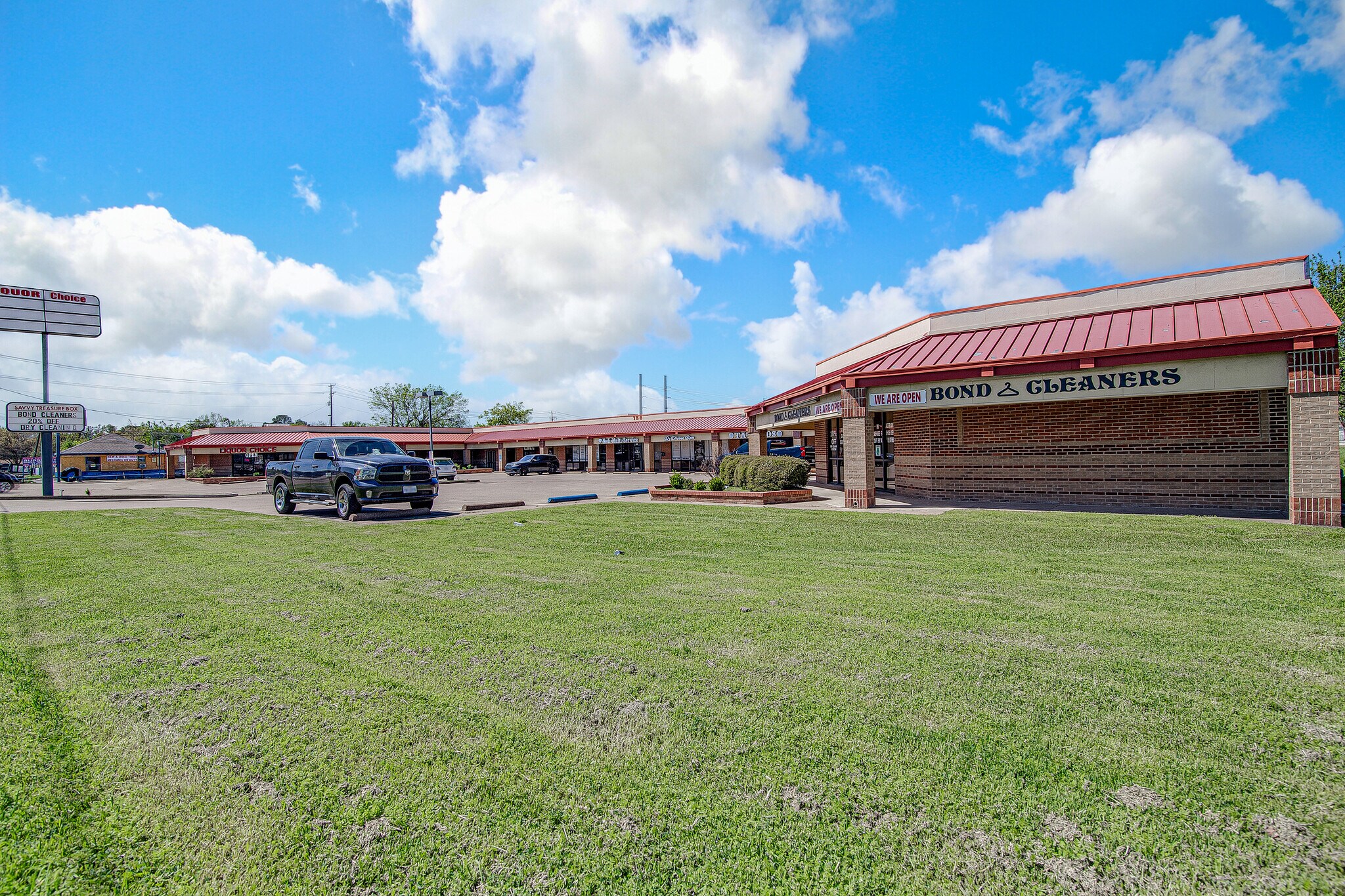 138 S Bowen Rd, Arlington, TX à vendre Photo principale– Image 1 sur 6