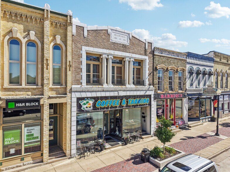 122-124 N Main St, Jefferson, WI à vendre - Photo de l’immeuble – Image 3 sur 25