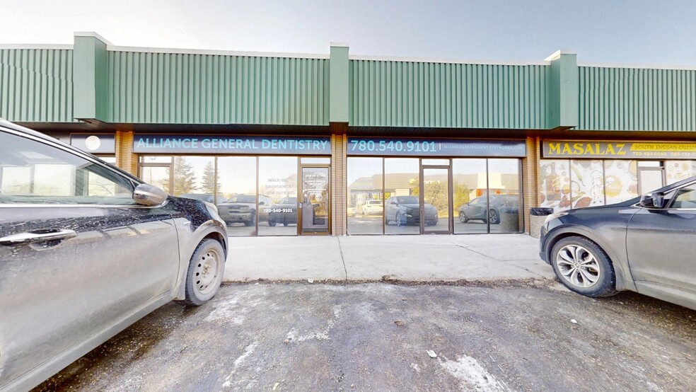 4214 66 St NW, Edmonton, AB à vendre - Photo de l’immeuble – Image 1 sur 47