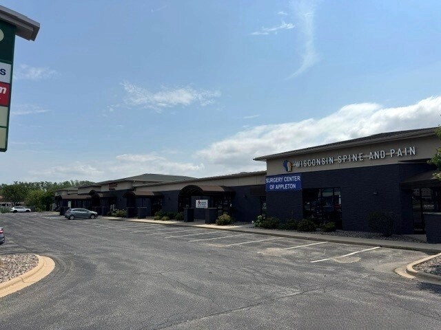 1600-1688 N Casaloma Dr, Grand Chute, WI à vendre Photo de l’immeuble– Image 1 sur 21