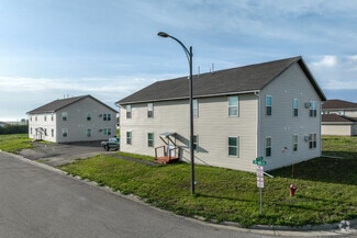 Eight-Unit Residential Portfolio, Crosby ND - Immobilier d'entreprise