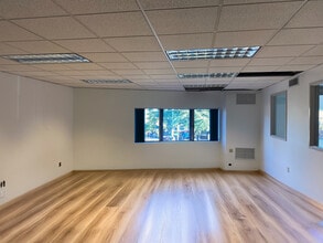 4702-4706 NE Glisan St, Portland, OR à louer Photo intérieure– Image 1 sur 2