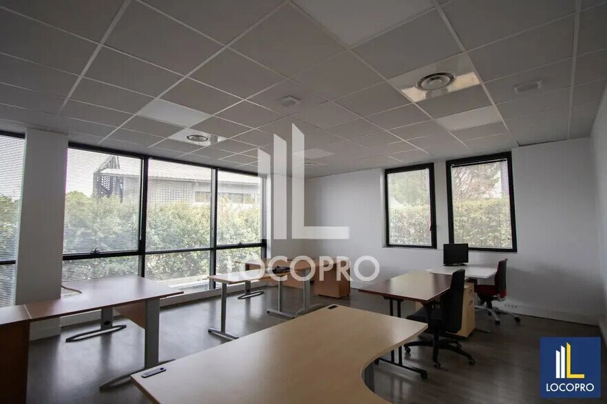 Bureau dans Aix-en-Provence à louer - Photo de l’immeuble – Image 3 sur 9