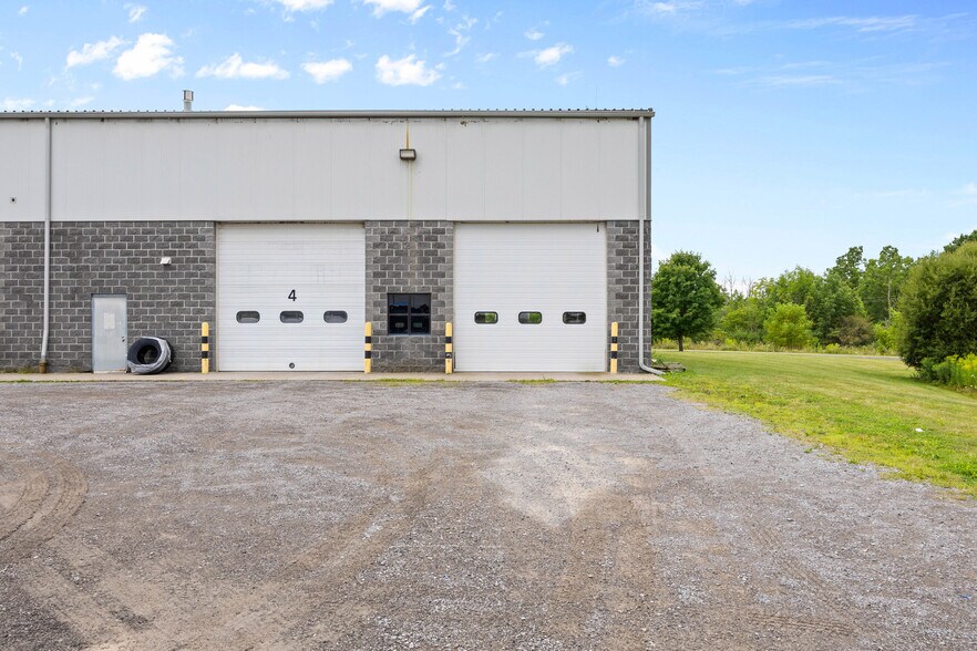 2926 Lakeville Rd, Avon, NY à louer - Photo de l’immeuble – Image 3 sur 5