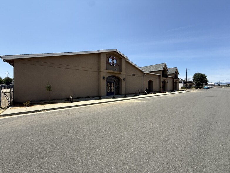6250 Parallel Rd, Anderson, CA à louer - Photo principale – Image 1 sur 12