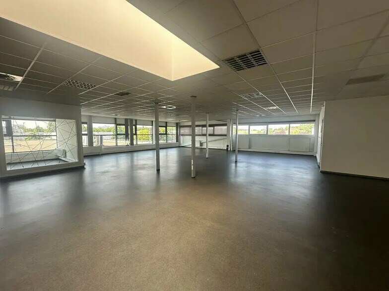 Bureau dans Strasbourg à louer - Photo de l’immeuble – Image 3 sur 6