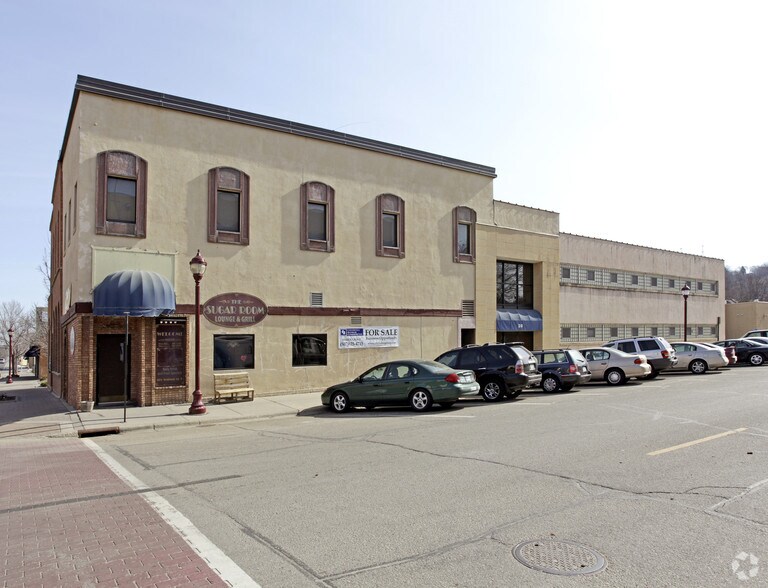 210 Walnut St E, Mankato, MN à louer - Photo de l’immeuble – Image 2 sur 8