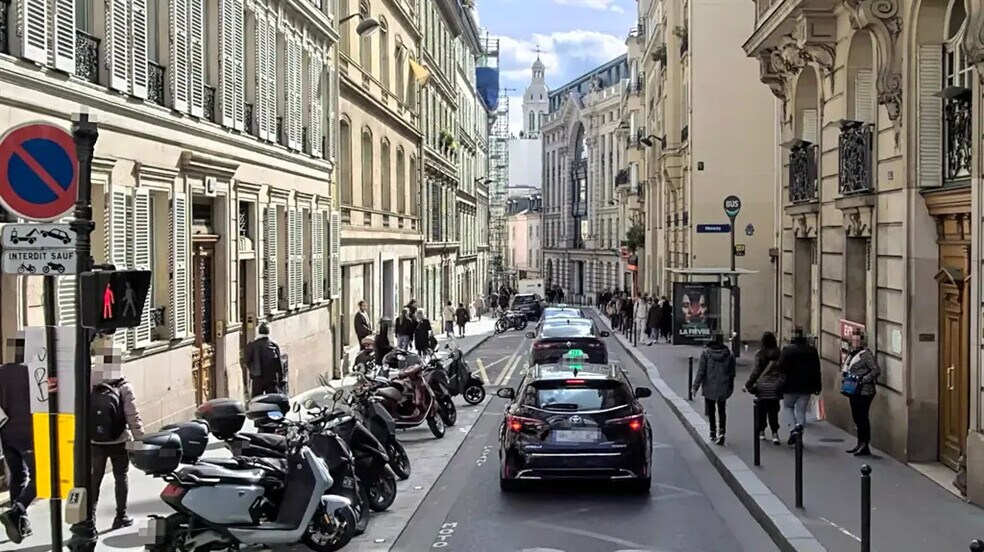 Local commercial dans Paris à louer - Photo de l’immeuble – Image 1 sur 1