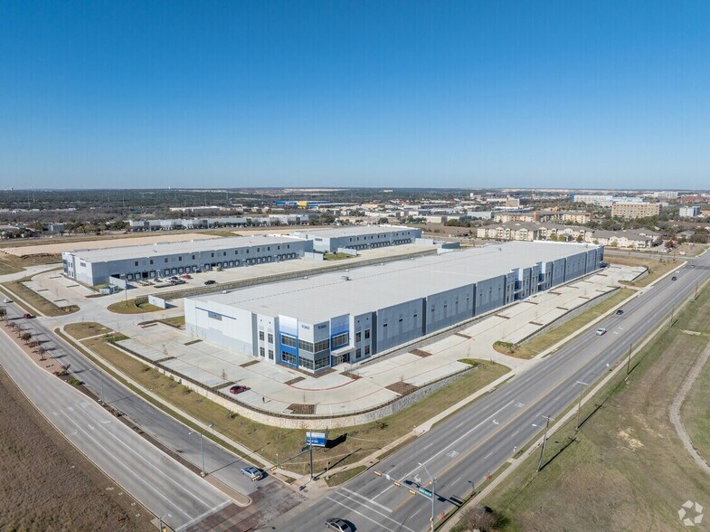 3700 Sunrise Rd, Round Rock, TX à louer - Photo de l’immeuble – Image 2 sur 10