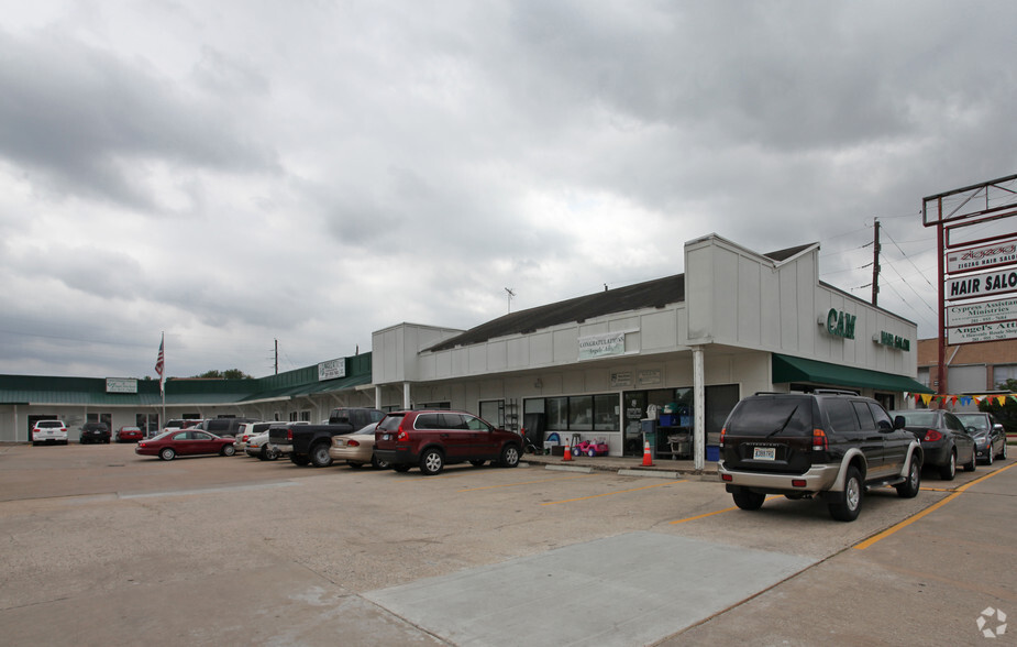 11202 Huffmeister Rd, Houston, TX à vendre - Photo de l’immeuble – Image 2 sur 5