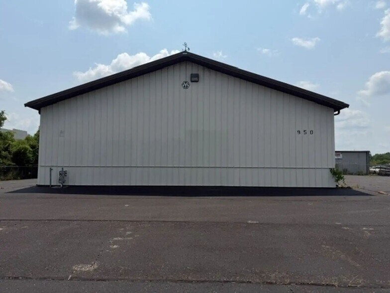 950 Glengarry Drive, Fairdale, KY à vendre - Photo de l’immeuble – Image 2 sur 22