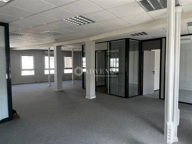 Bureau dans Tours à louer - Photo de l’immeuble – Image 3 sur 6