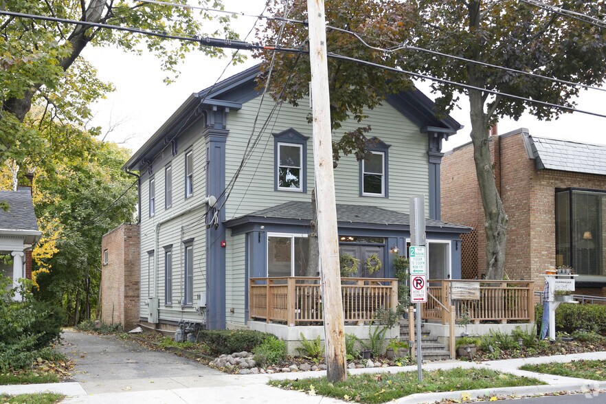 117 North Ave, Barrington, IL à louer - Photo principale – Image 1 sur 10