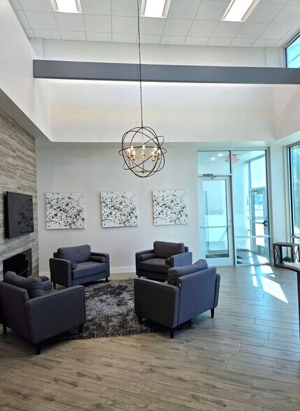 13901 Parkway Commons Dr, Oklahoma City, OK à louer - Photo intérieure – Image 2 sur 4