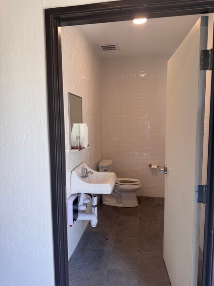 1215 E Van Buren St, Phoenix, AZ à vendre - Photo de l’immeuble – Image 2 sur 12