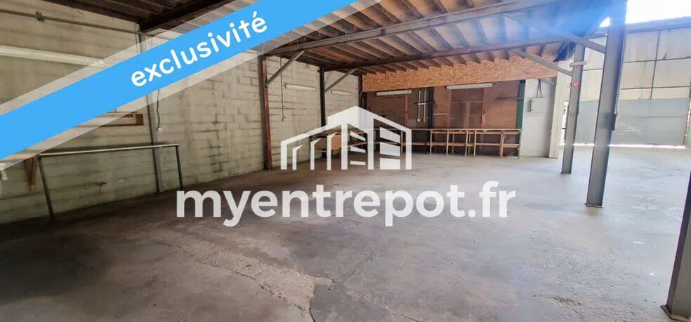 Local d’activités dans La Penne-sur-Huveaune à louer - Photo de l’immeuble – Image 3 sur 9