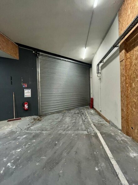 Local commercial dans Grenoble à louer - Photo intérieure – Image 2 sur 5