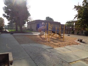 455-467 N White Rd, San Jose, CA à louer Photo de l’immeuble– Image 1 sur 13