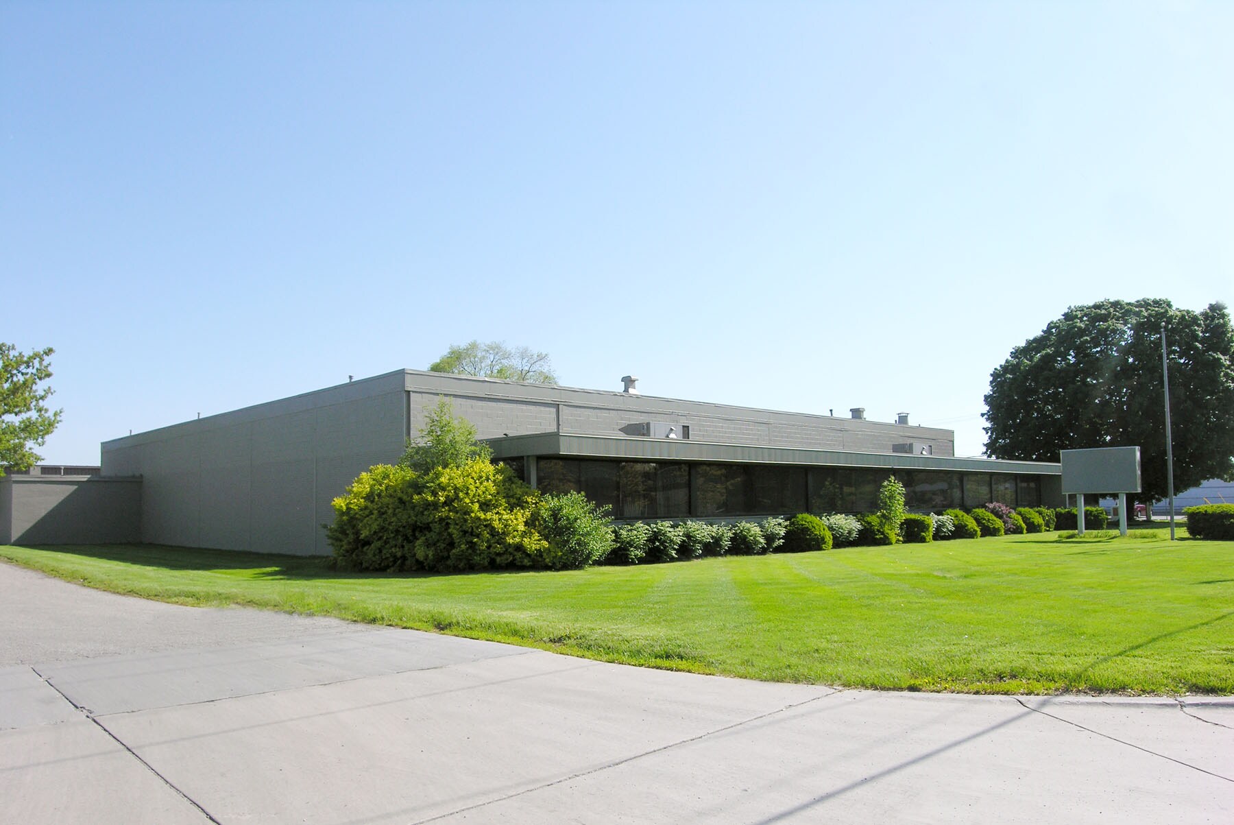 24800 Plymouth Rd, Redford, MI à vendre Photo principale– Image 1 sur 7