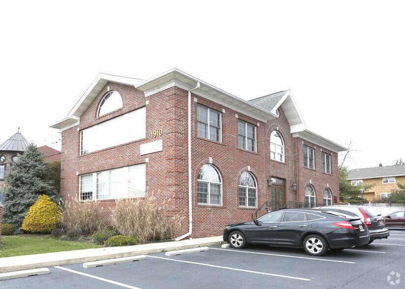 1910 Oak Tree Rd, Edison, NJ à louer - Photo principale – Image 1 sur 13